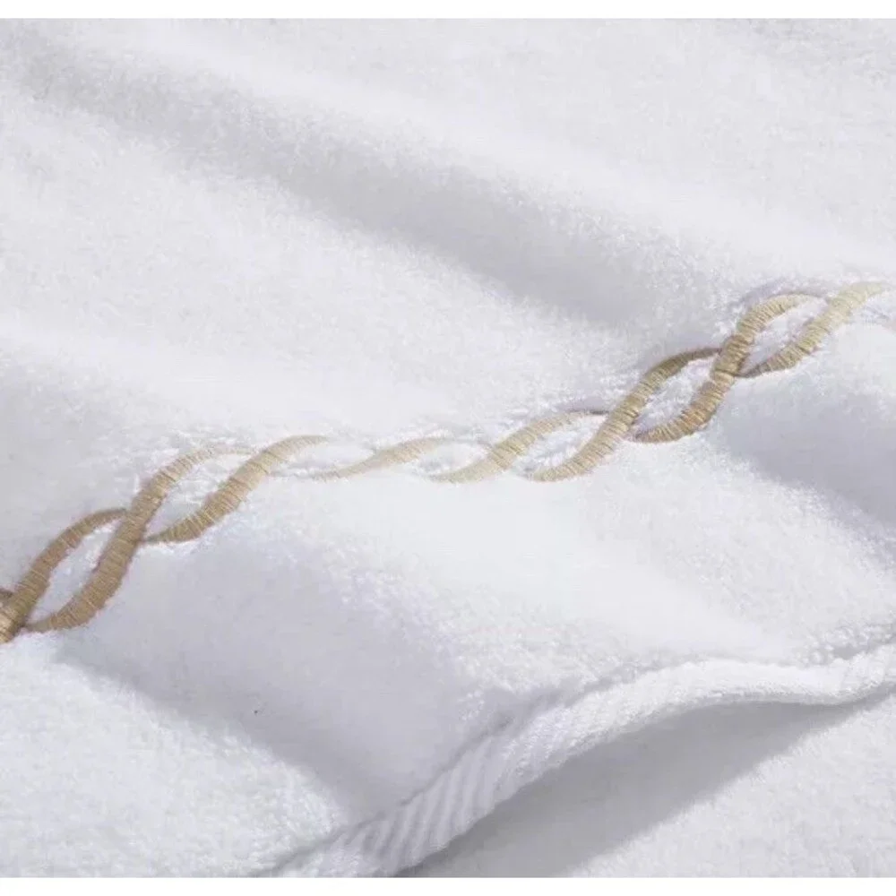 Matouk Classic Chain Milagro Cotton Fingertip Towel 12x20” NWT $86 White/Sand